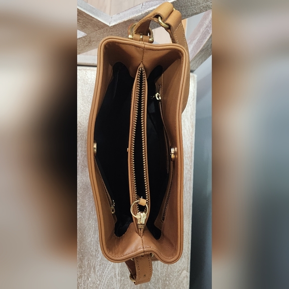 Coach Vintage Equestrian Bucket Shoulder Bag (D8D-9809) - Picture 4 of 16